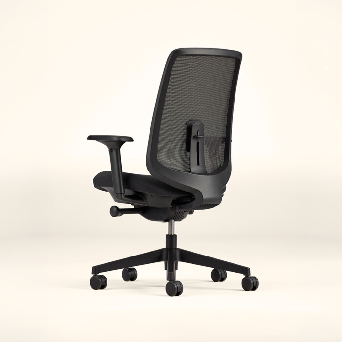 Herman Miller Verus työtuoli musta, takaa.